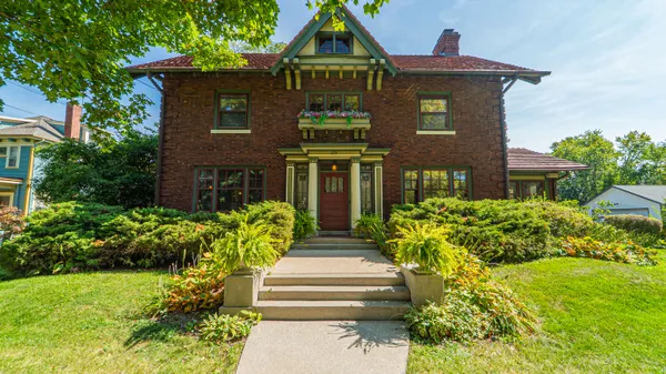 $995,000 | 498 South Court Street, Crown Point, IN 46307