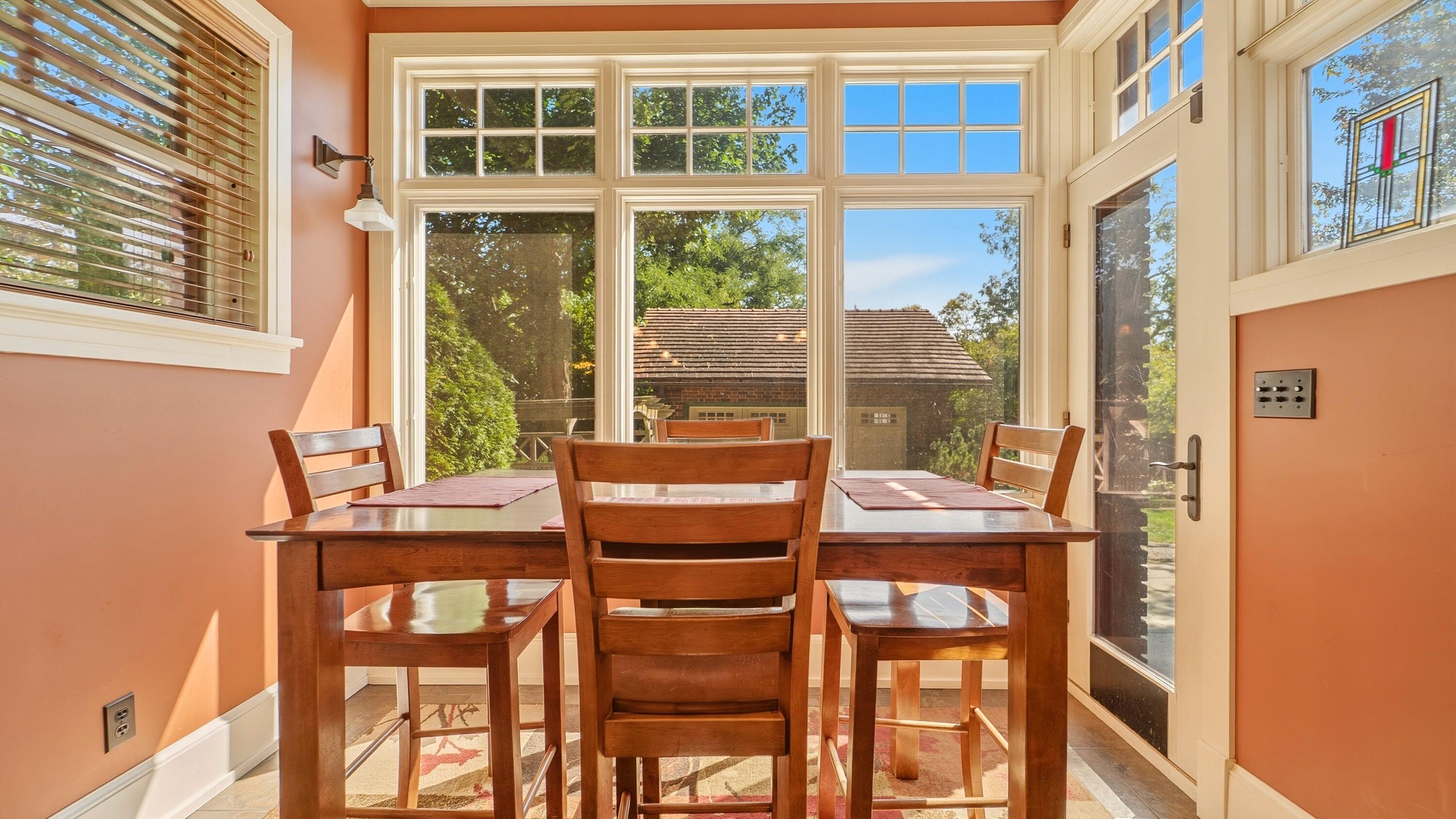 498 South Court Street Crown Point, IN 46307 - Photo 13 of 43 3000x1687