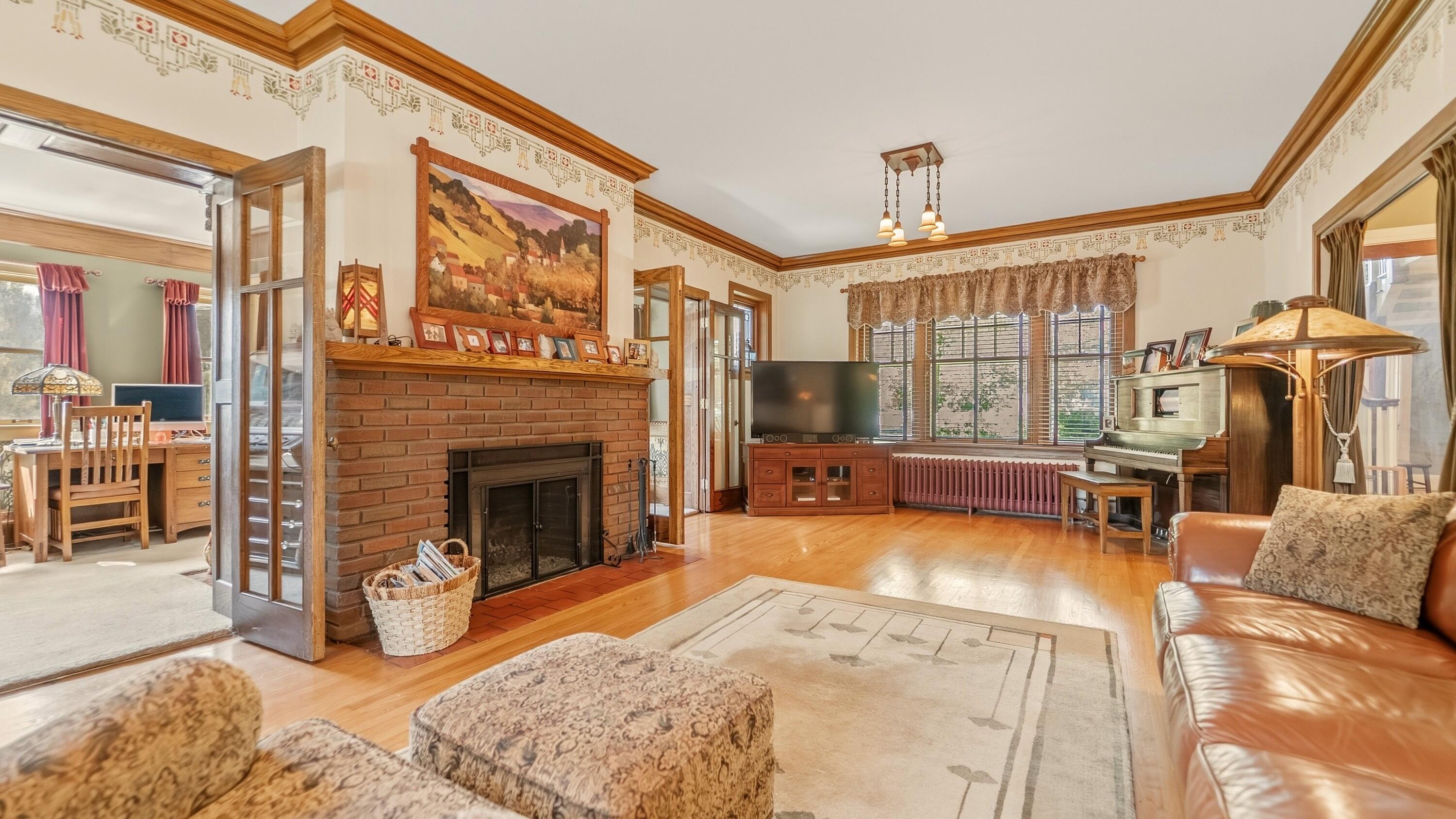 498 South Court Street Crown Point, IN 46307 - Photo 19 of 43 3000x1687