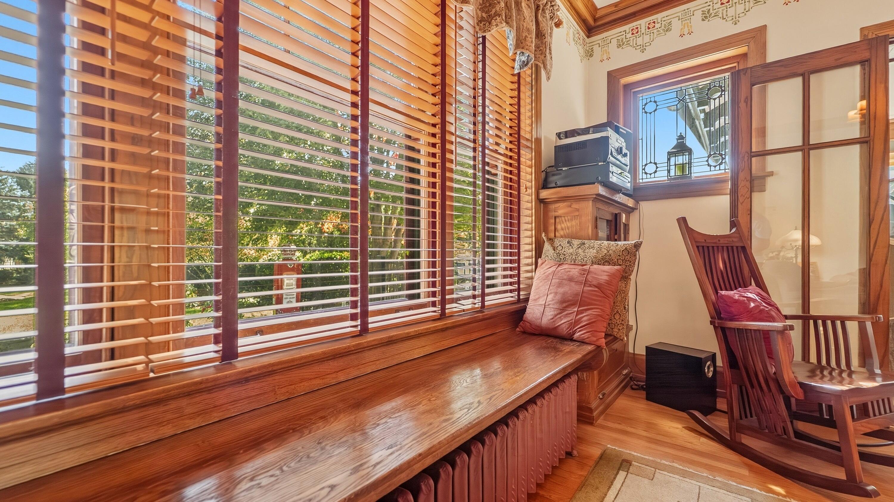 498 South Court Street Crown Point, IN 46307 - Photo 23 of 43 3000x1687