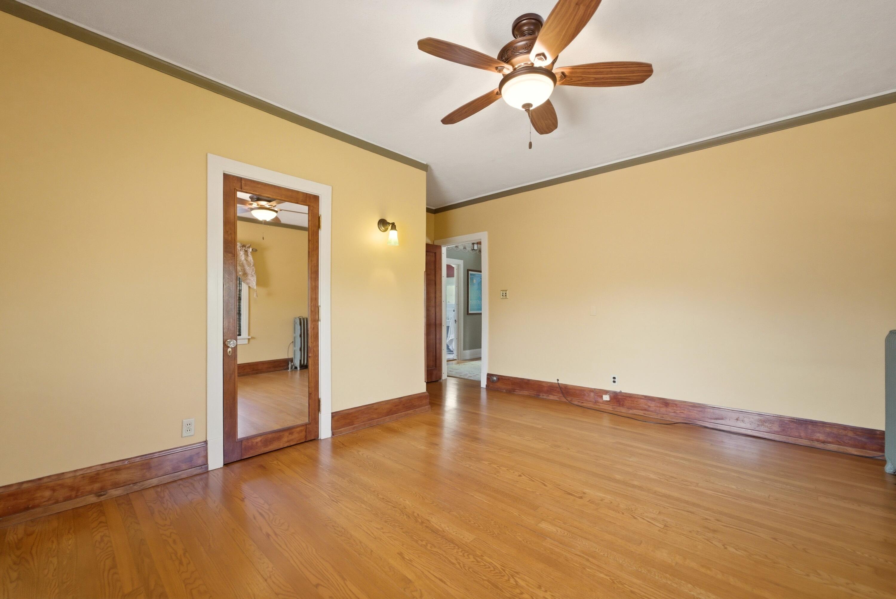 498 South Court Street Crown Point, IN 46307 - Photo 29 of 43 3000x2005