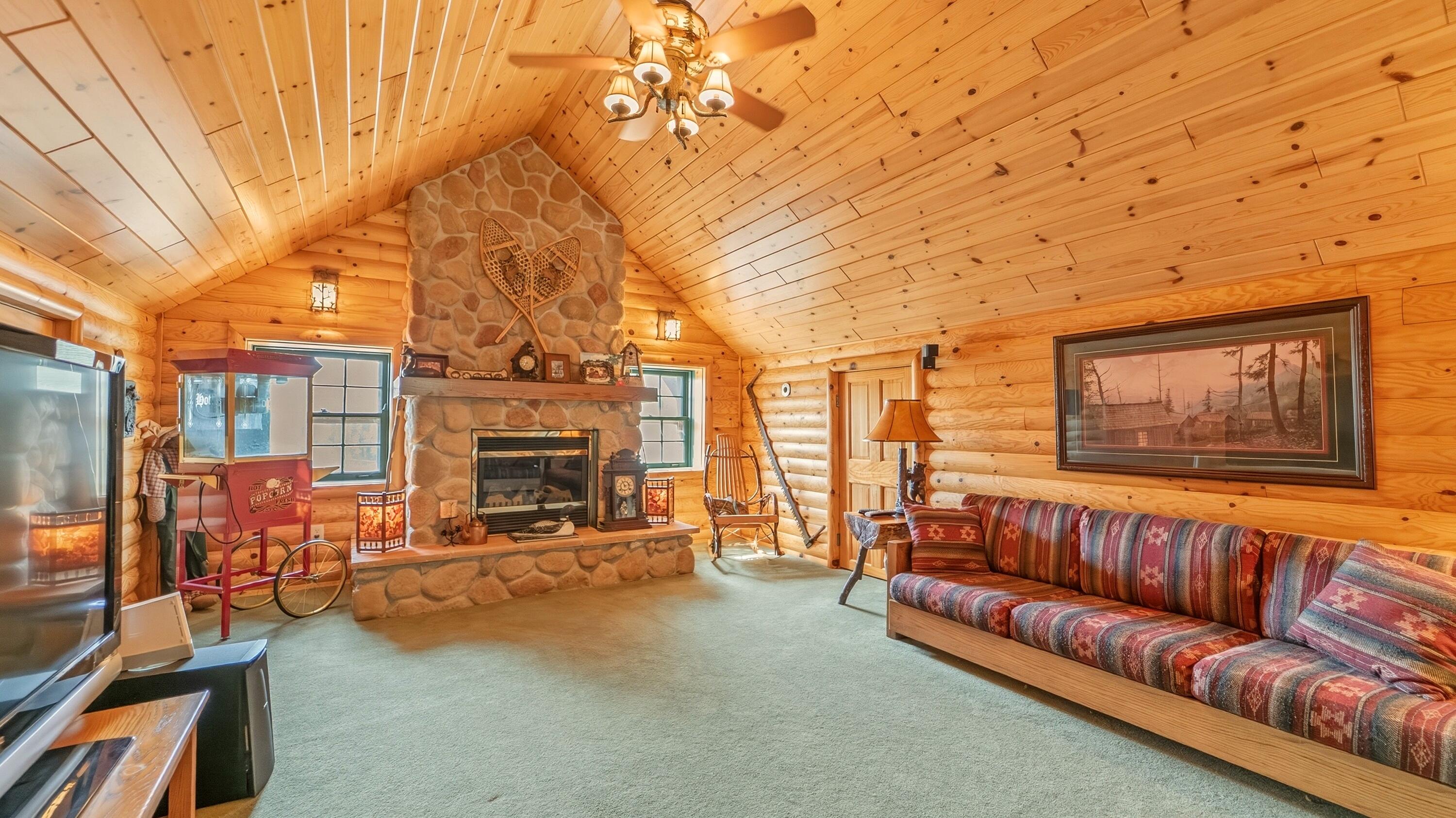 498 South Court Street Crown Point, IN 46307 - Photo 36 of 43 3000x1687