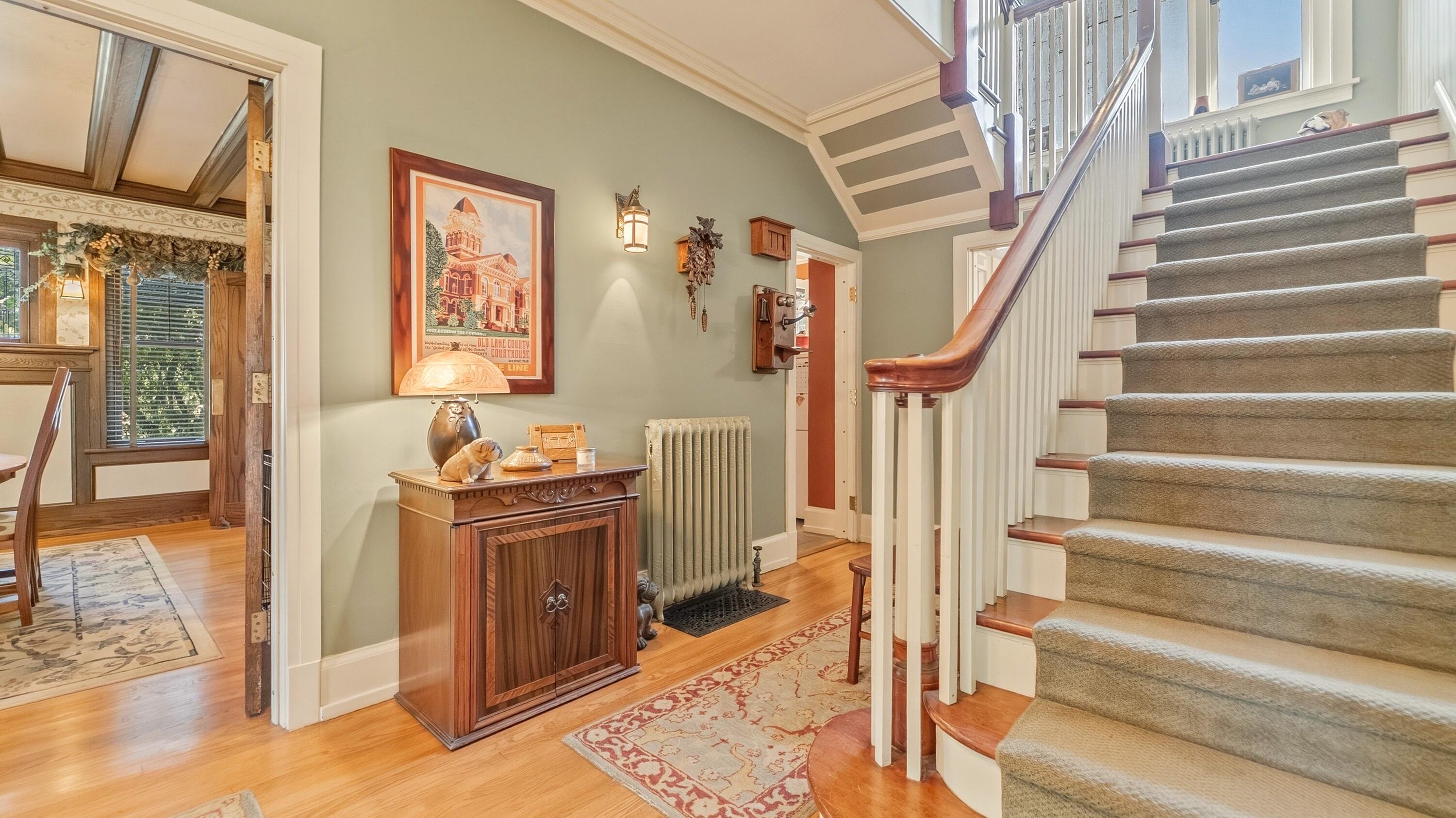 498 South Court Street Crown Point, IN 46307 - Photo 4 of 43 3000x1687