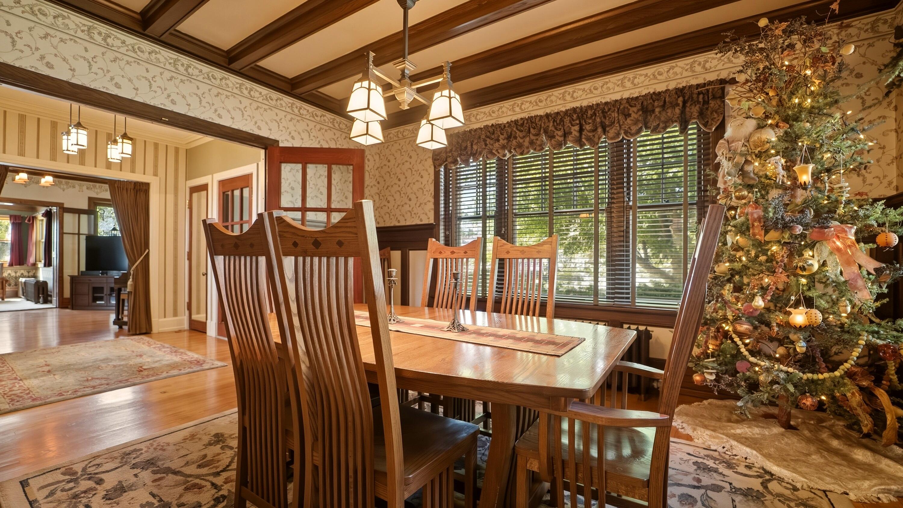 498 South Court Street Crown Point, IN 46307 - Photo 5 of 43 3000x1687