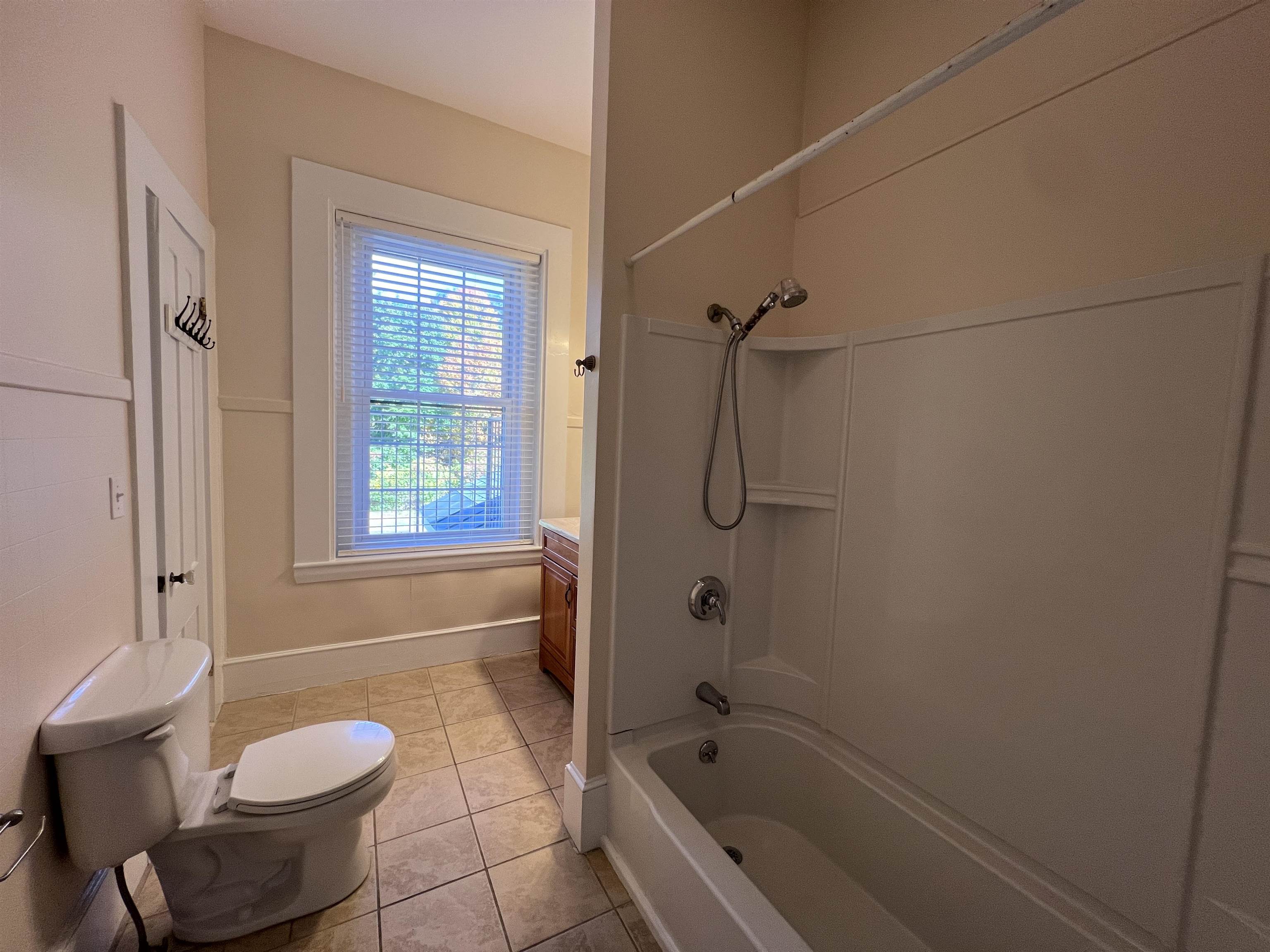 9 Forest Street, Unit 4 Exeter, NH 03833 - Photo 11 of 19