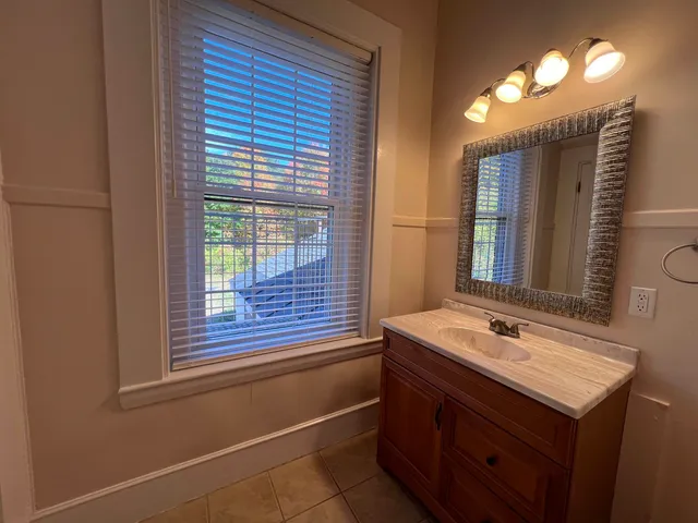 $2,975 | 9 Forest Street, Unit 4, Exeter, NH 03833