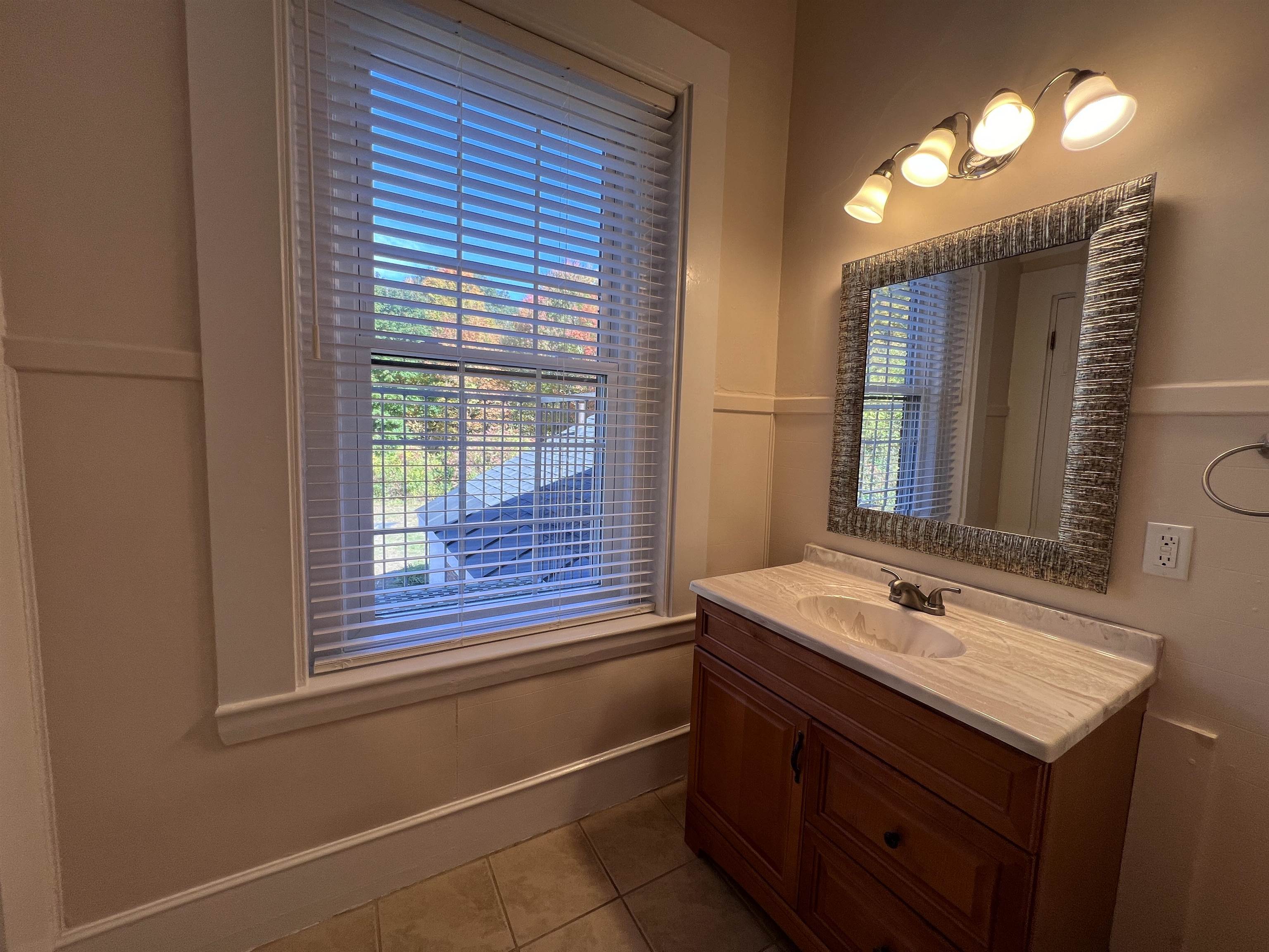 9 Forest Street, Unit 4 Exeter, NH 03833 - Photo 13 of 19