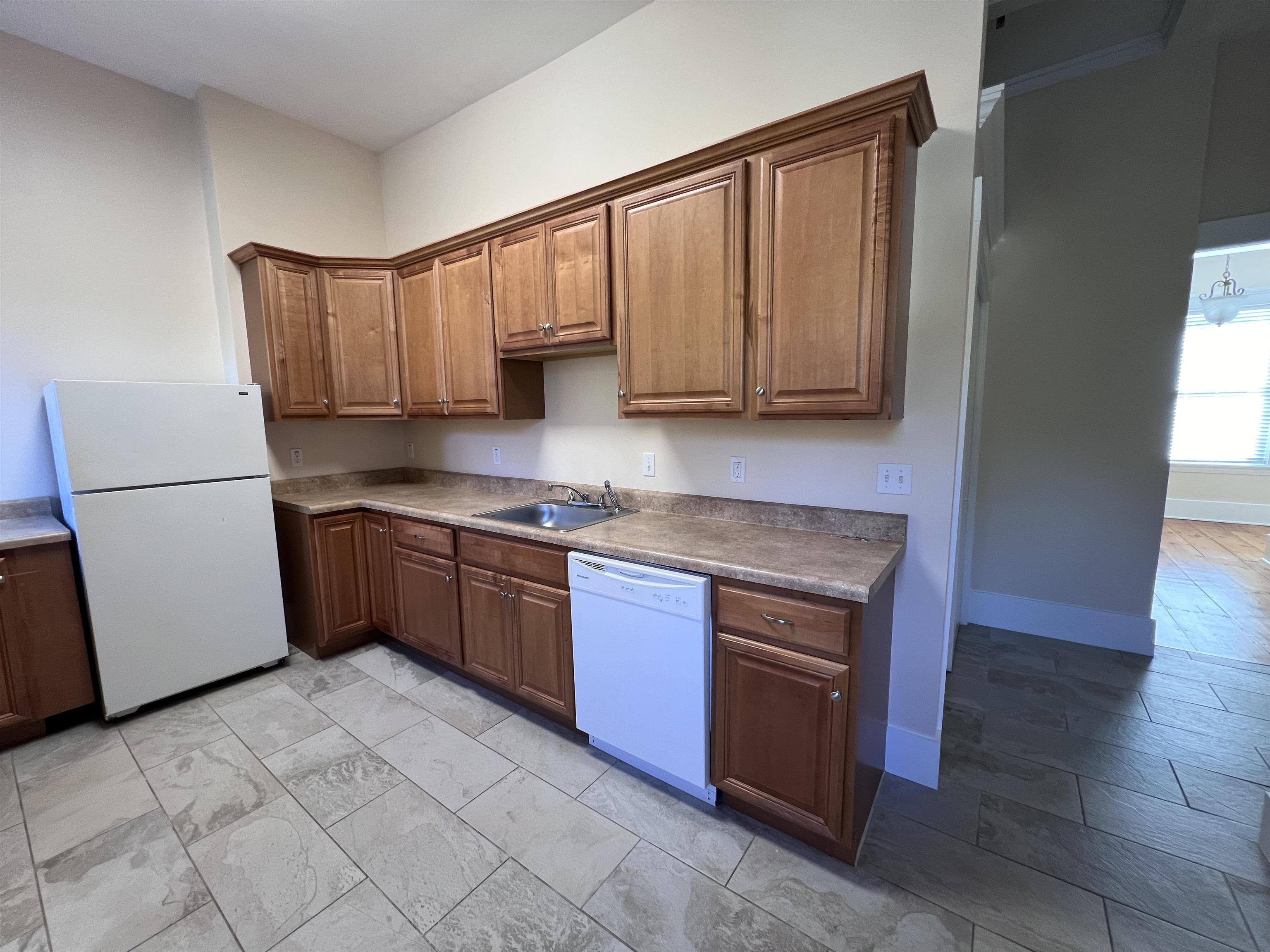 9 Forest Street, Unit 4 Exeter, NH 03833 - Photo 7 of 19