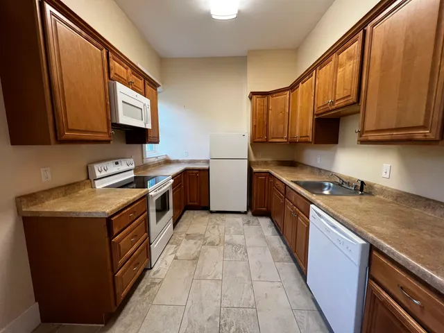 $2,975 | 9 Forest Street, Unit 4, Exeter, NH 03833