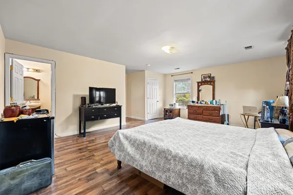 $786,000 | 74 Wildwood Avenue, Edison, NJ 08837