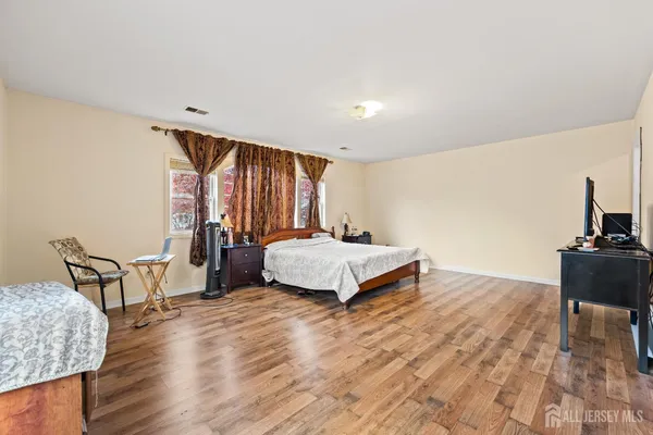$786,000 | 74 Wildwood Avenue, Edison, NJ 08837