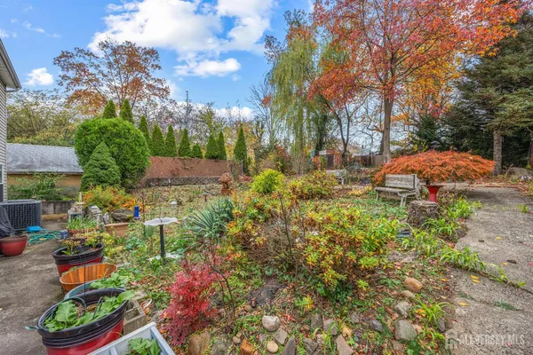 $786,000 | 74 Wildwood Avenue, Edison, NJ 08837