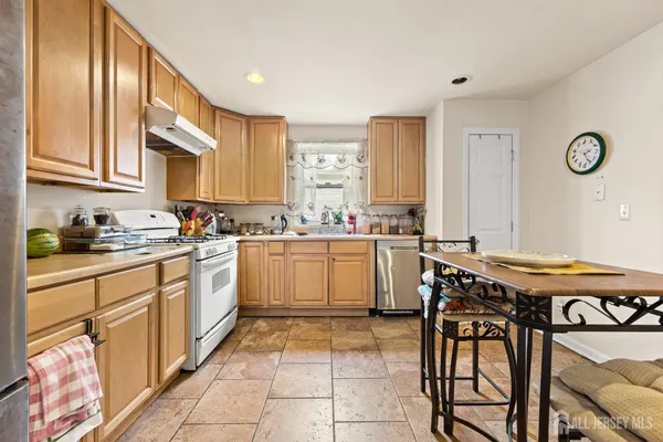 $786,000 | 74 Wildwood Avenue, Edison, NJ 08837