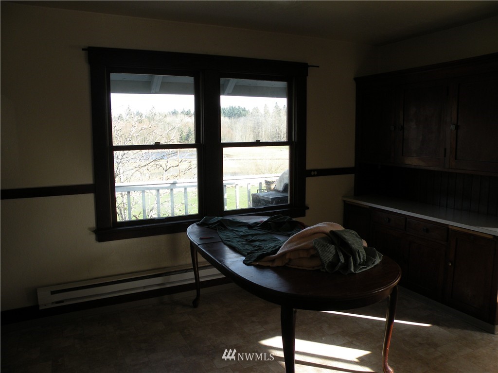 6009 Waller Road East Tacoma, WA 98443 - Photo 13 of 15