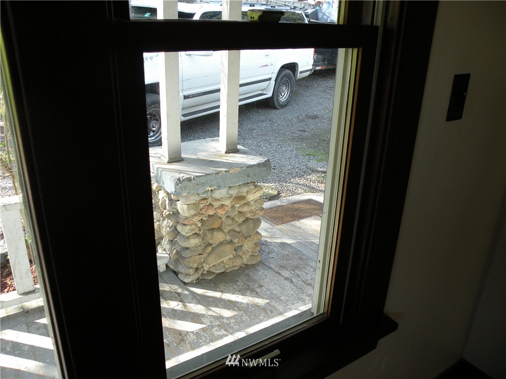 6009 Waller Road East Tacoma, WA 98443 - Photo 6 of 15