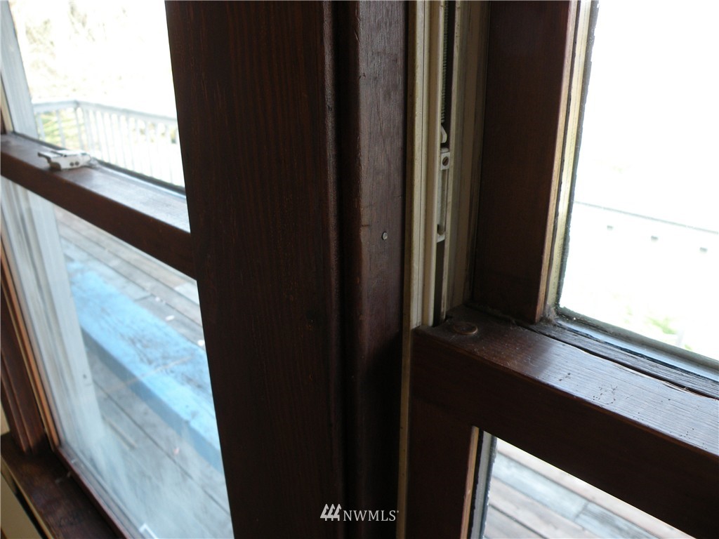 6009 Waller Road East Tacoma, WA 98443 - Photo 10 of 15