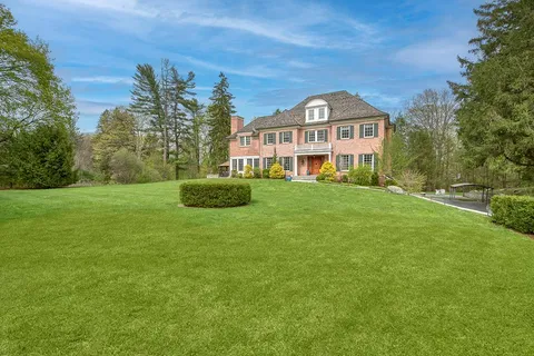 $3,299,000 | 2 Heathcote Drive, Mount Kisco, NY 10549