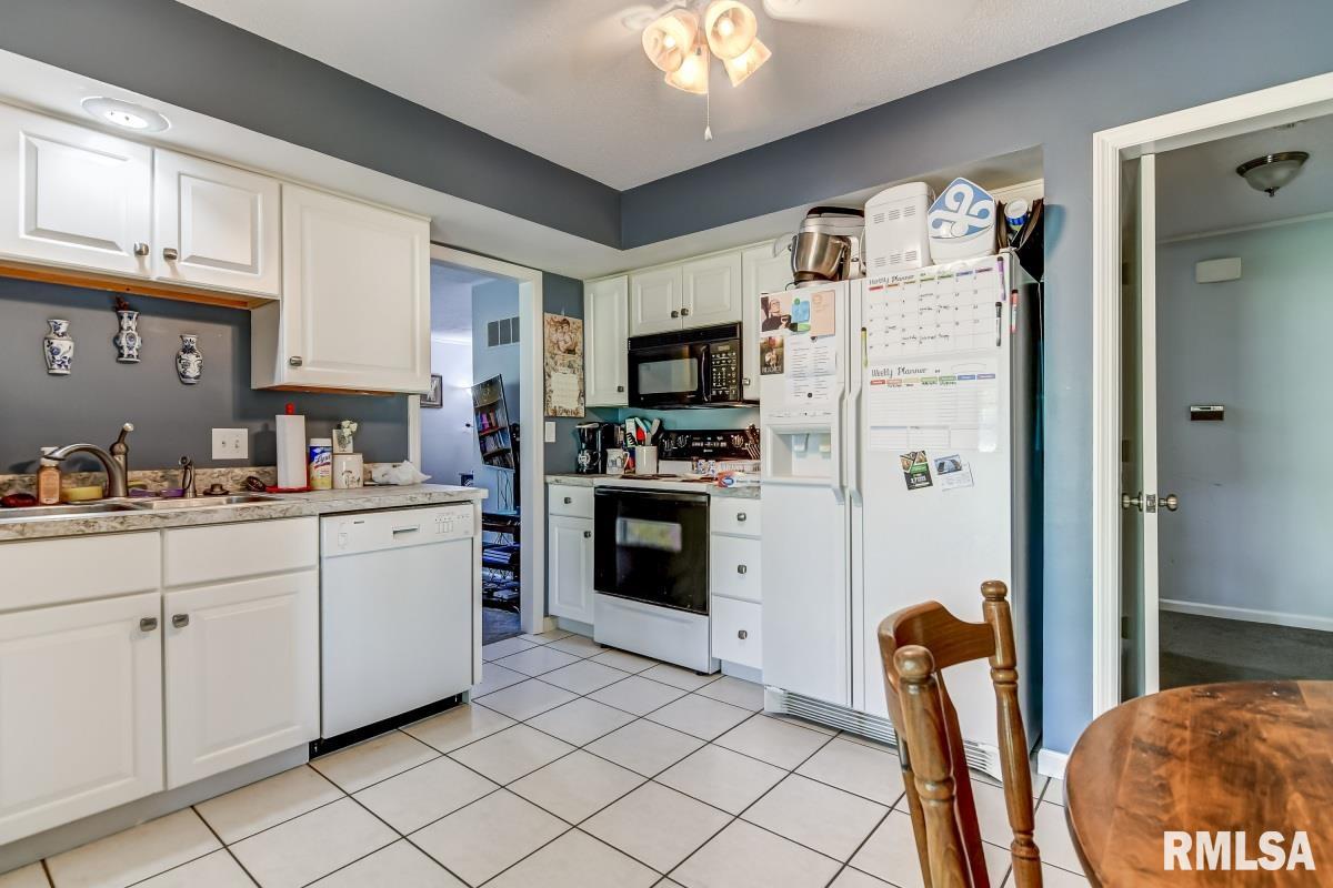 2901-2903 Interlacken Road Springfield, IL 62704 - Photo 11 of 24 Gallery Image 11
