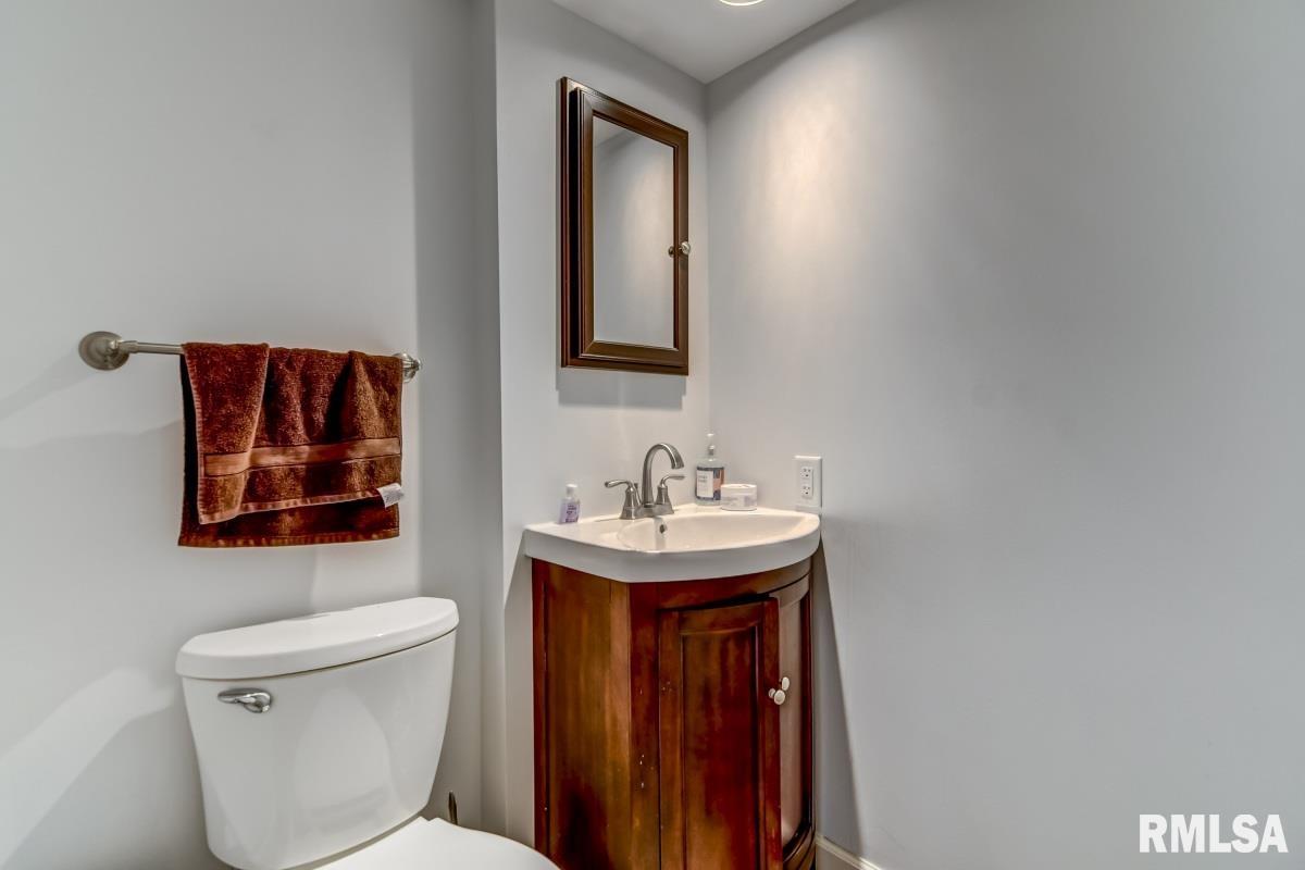 2901-2903 Interlacken Road Springfield, IL 62704 - Photo 17 of 24 Gallery Image 17