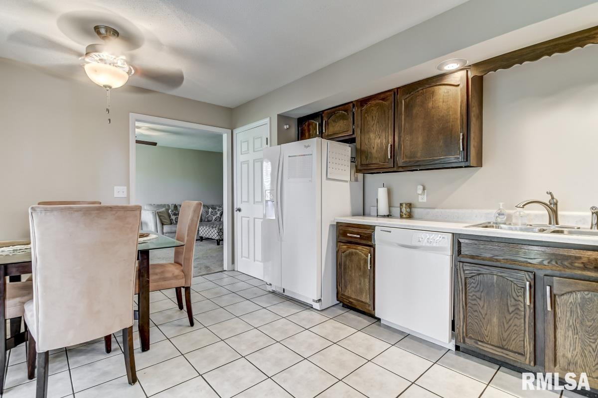 2901-2903 Interlacken Road Springfield, IL 62704 - Photo 4 of 24 Gallery Image 4