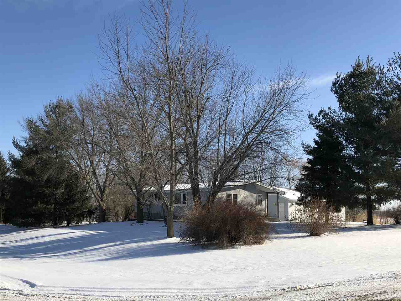 1951 Carrier Road Palo, IA 52324 - Photo 1 of 13 Gallery Image 1