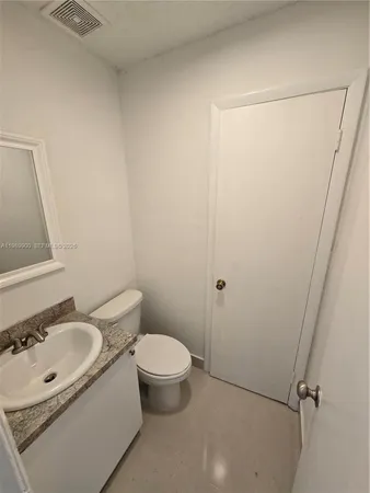 $2,000 | 6191 West 24th Avenue, Unit 209, Hialeah, FL 33016