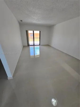 $2,000 | 6191 West 24th Avenue, Unit 209, Hialeah, FL 33016