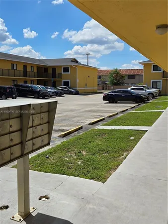 $2,000 | 6191 West 24th Avenue, Unit 209, Hialeah, FL 33016