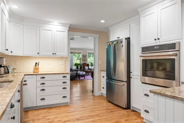 $1,100,000 | 74-76 Bay Street, Boothbay Harbor, ME 04538