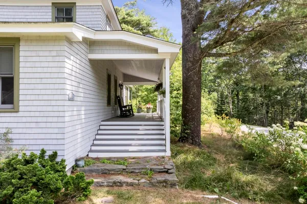 $1,100,000 | 74-76 Bay Street, Boothbay Harbor, ME 04538