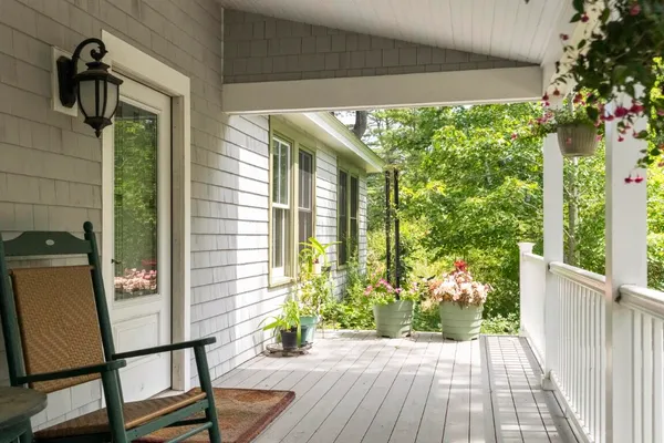 $1,100,000 | 74-76 Bay Street, Boothbay Harbor, ME 04538
