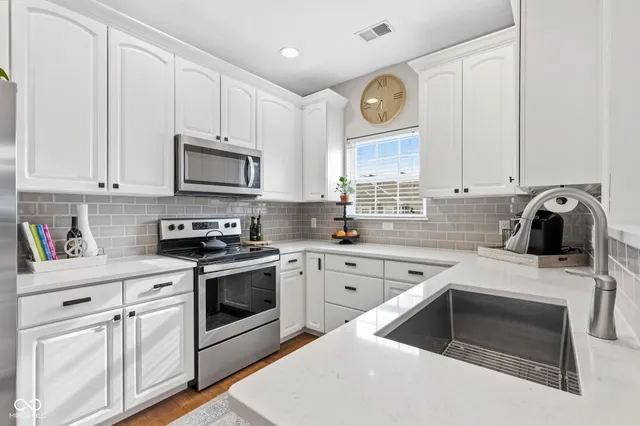 $330,000 | 1168 Shadow Ridge Road, Unit 38, Carmel, IN 46280