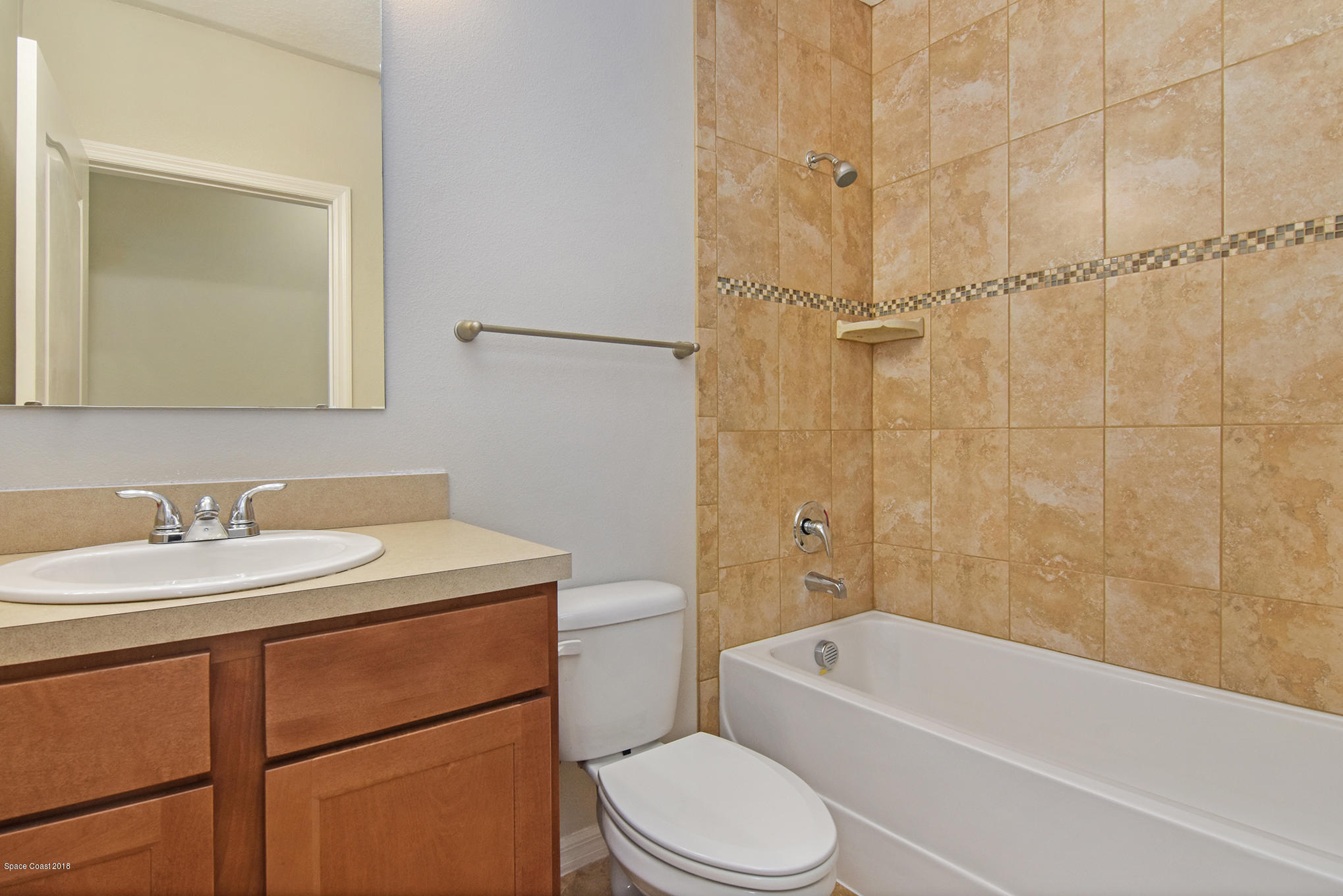 377 Rheine Road Northwest Palm Bay, FL 32907 - Photo 16 of 21 Guest Bathroom