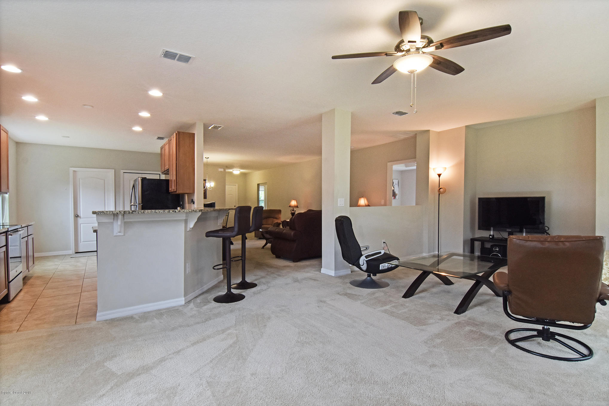 377 Rheine Road Northwest Palm Bay, FL 32907 - Photo 5 of 21 Living Areas