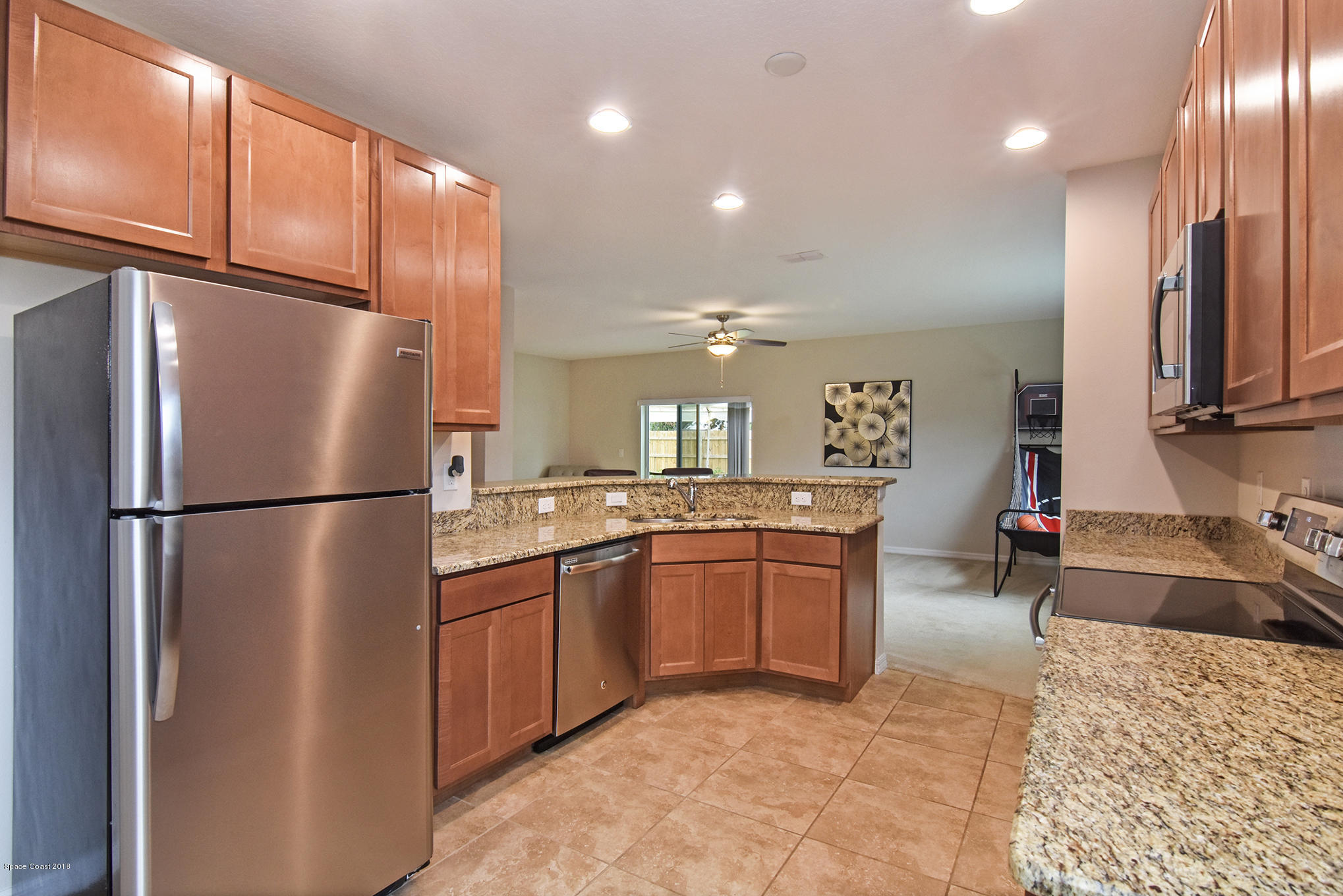 377 Rheine Road Northwest Palm Bay, FL 32907 - Photo 10 of 21 Kitchen
