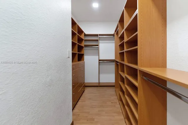 $750,000 | 7427 Northwest 113th Path, Doral, FL 33178