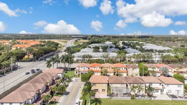 $750,000 | 7427 Northwest 113th Path, Doral, FL 33178