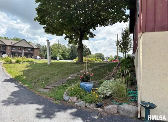 $224,900 | 4303 West Lynnhurst Drive, Peoria, IL 61615