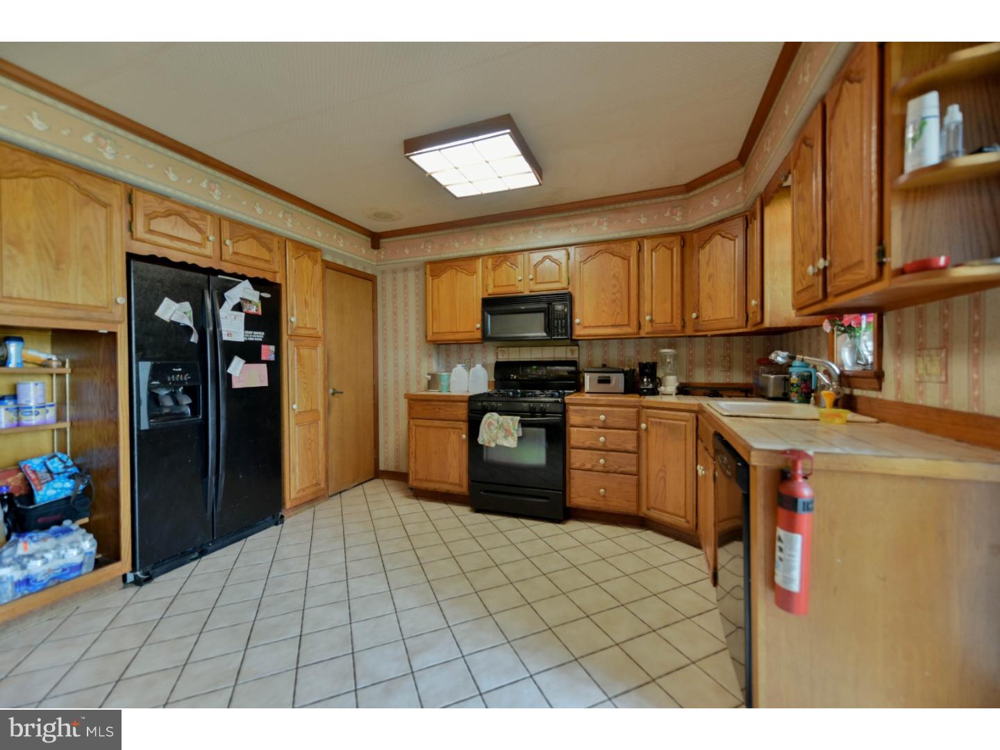 1052 South Merrimac Road Camden, NJ 08104 - Photo 6 of 18
