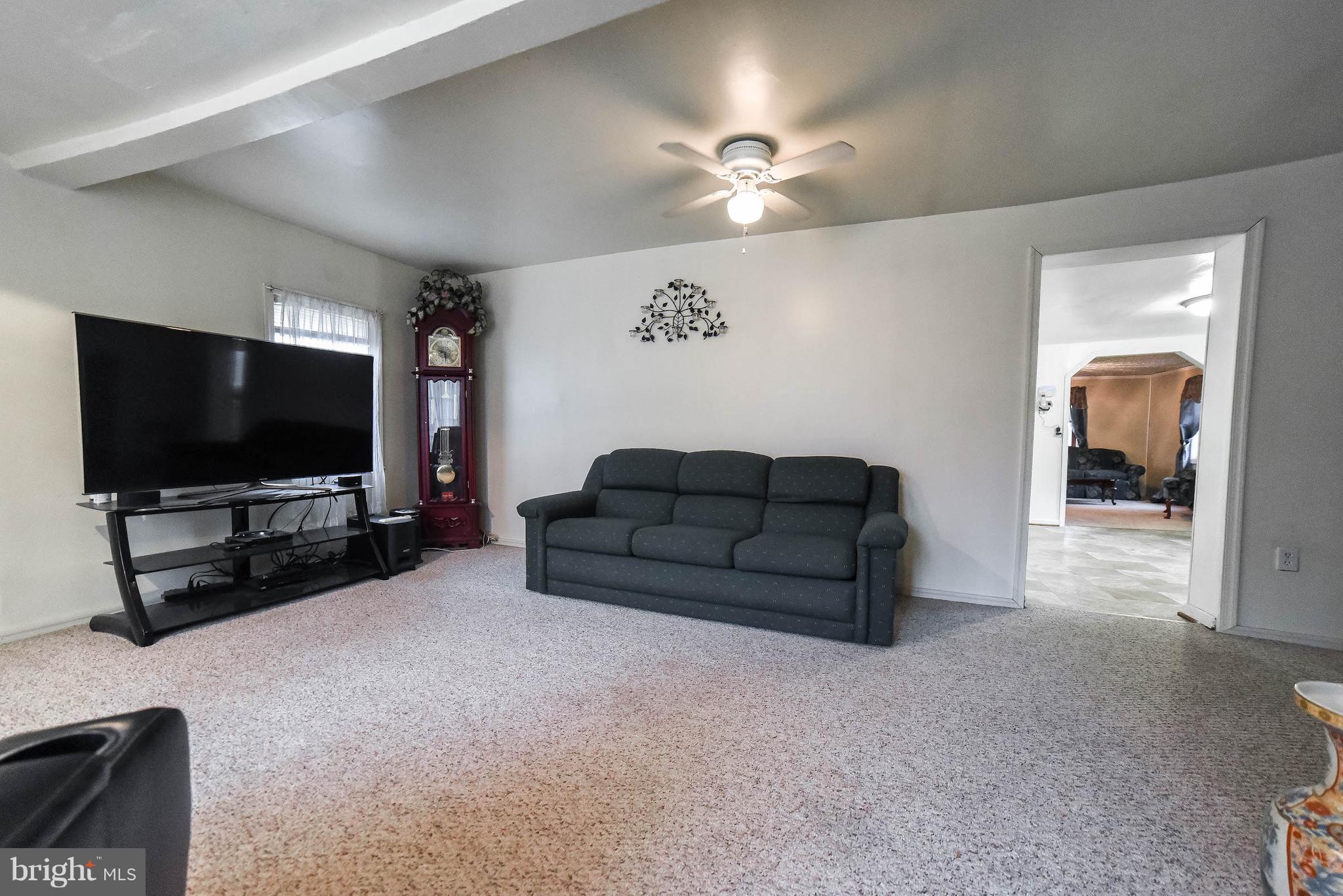 2920 Tucker Road Fort Washington, MD 20744 - Photo 8 of 28 Living Room