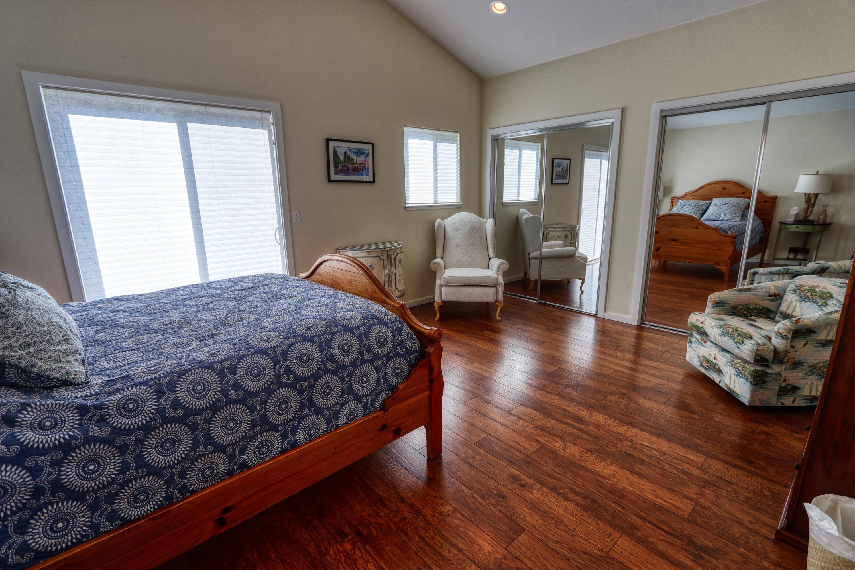 236 Southwest 27th Street South Beach, OR 97366 - Photo 14 of 25 Master Bedroom
