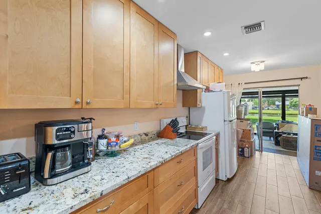 $279,000 | 160 Ramblewood Circle, Royal Palm Beach, FL 33411