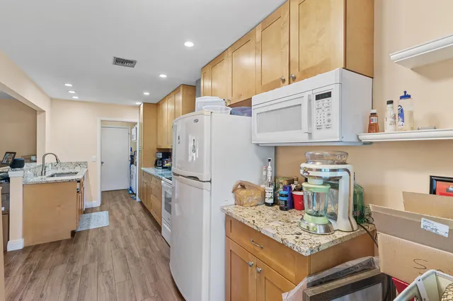 $279,000 | 160 Ramblewood Circle, Royal Palm Beach, FL 33411