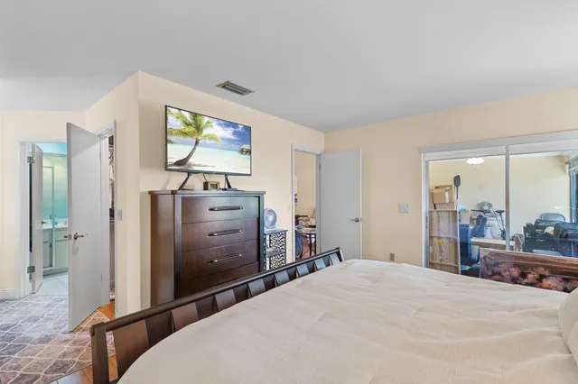 $279,000 | 160 Ramblewood Circle, Royal Palm Beach, FL 33411