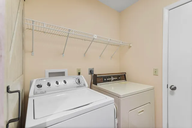 $279,000 | 160 Ramblewood Circle, Royal Palm Beach, FL 33411