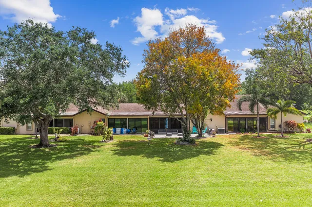 $279,000 | 160 Ramblewood Circle, Royal Palm Beach, FL 33411