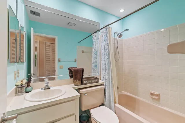 $279,000 | 160 Ramblewood Circle, Royal Palm Beach, FL 33411