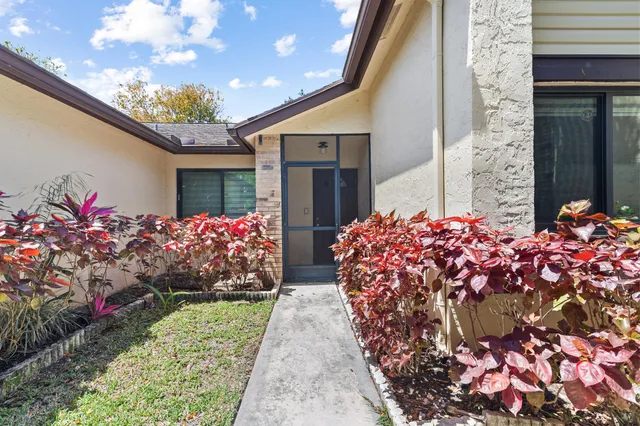 $279,000 | 160 Ramblewood Circle, Royal Palm Beach, FL 33411