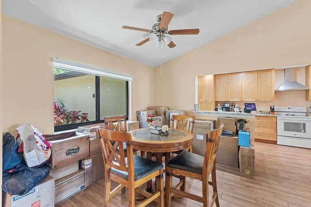 $279,000 | 160 Ramblewood Circle, Royal Palm Beach, FL 33411