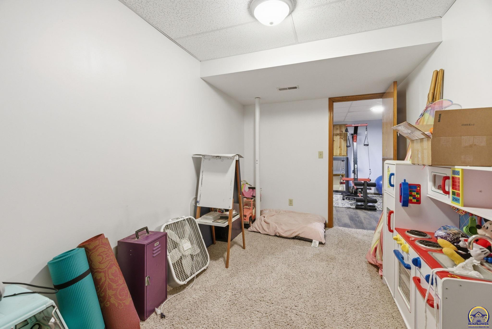 4007 Northwest Fielding Terrace Topeka, KS 66618 - Photo 16 of 41